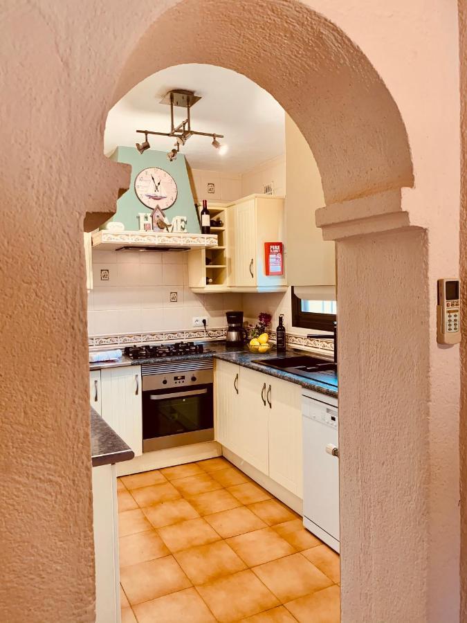 Cassandra - Beautiful Private Villa With Heated Pool Included Хавеа Экстерьер фото
